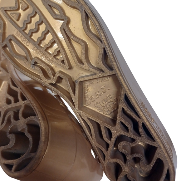 MARC JACOBS Gold Surf Jelly Perforated Polka Dot Closed Toe Sandals 35 (5) - Picture 10 of 11